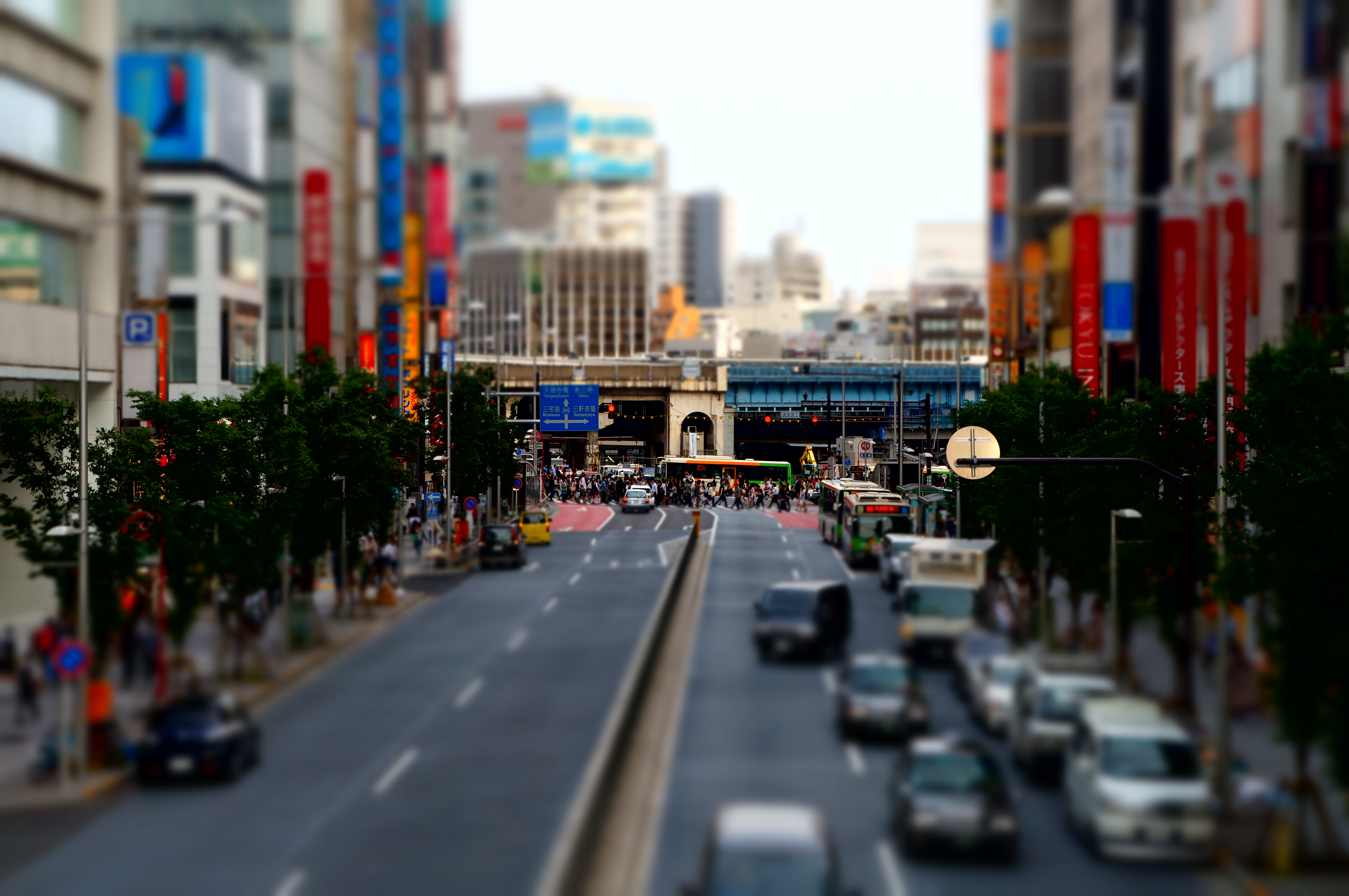 <b>ミニチュア / NEX-F3 / E 18-55mm F3.5-5.6 OSS / 約2.6MB / 4,912×3,264 / 1/160秒 / F6.3 / 0EV / ISO200 / WB：オート / 55mm</b>