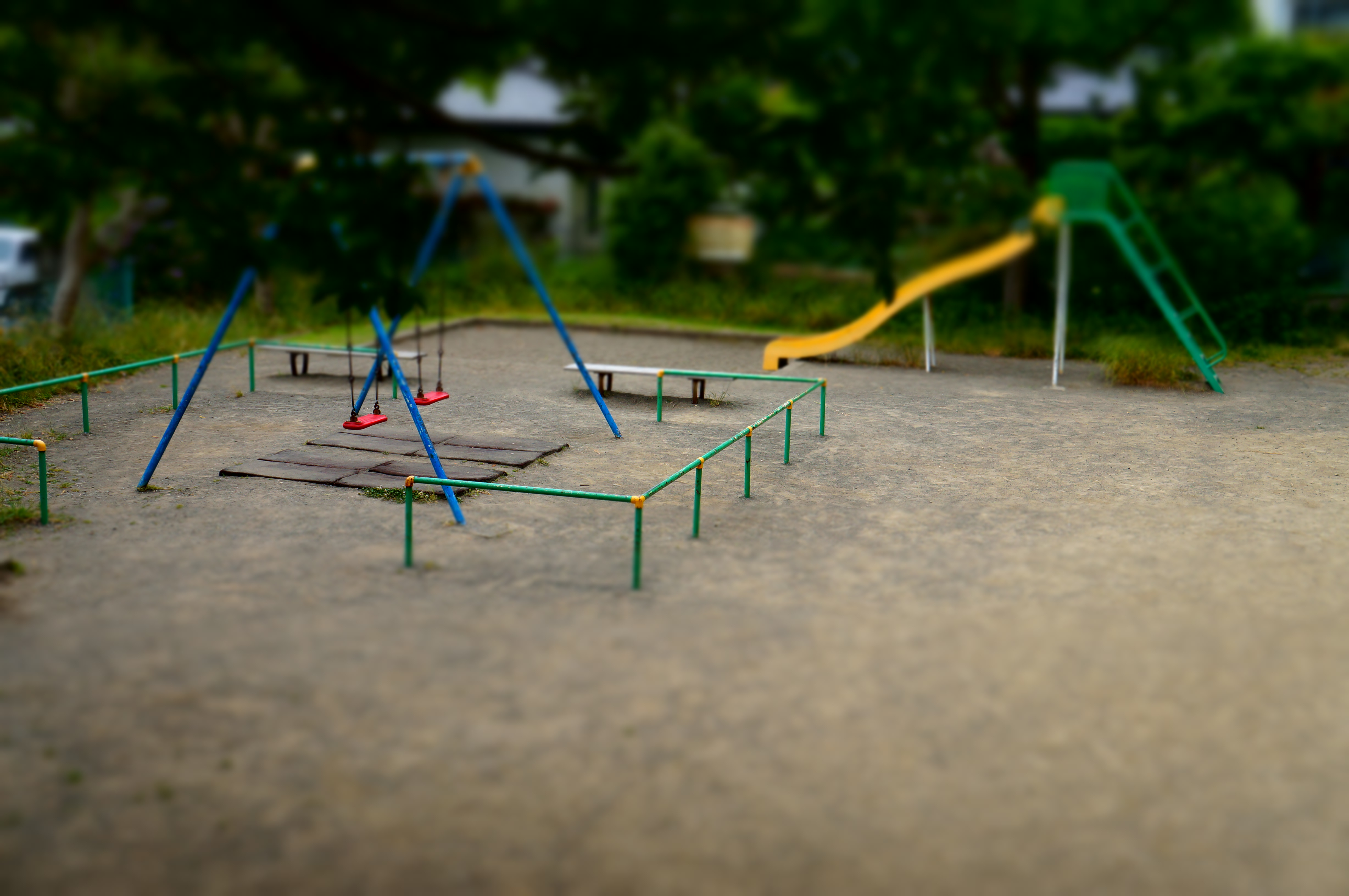 <b>ミニチュア / NEX-F3 / E 18-55mm F3.5-5.6 OSS / 約2.4MB / 4,912×3,264 / 1/160秒 / F7 / -0.3EV / ISO200 / WB：太陽光 / 30mm</b>