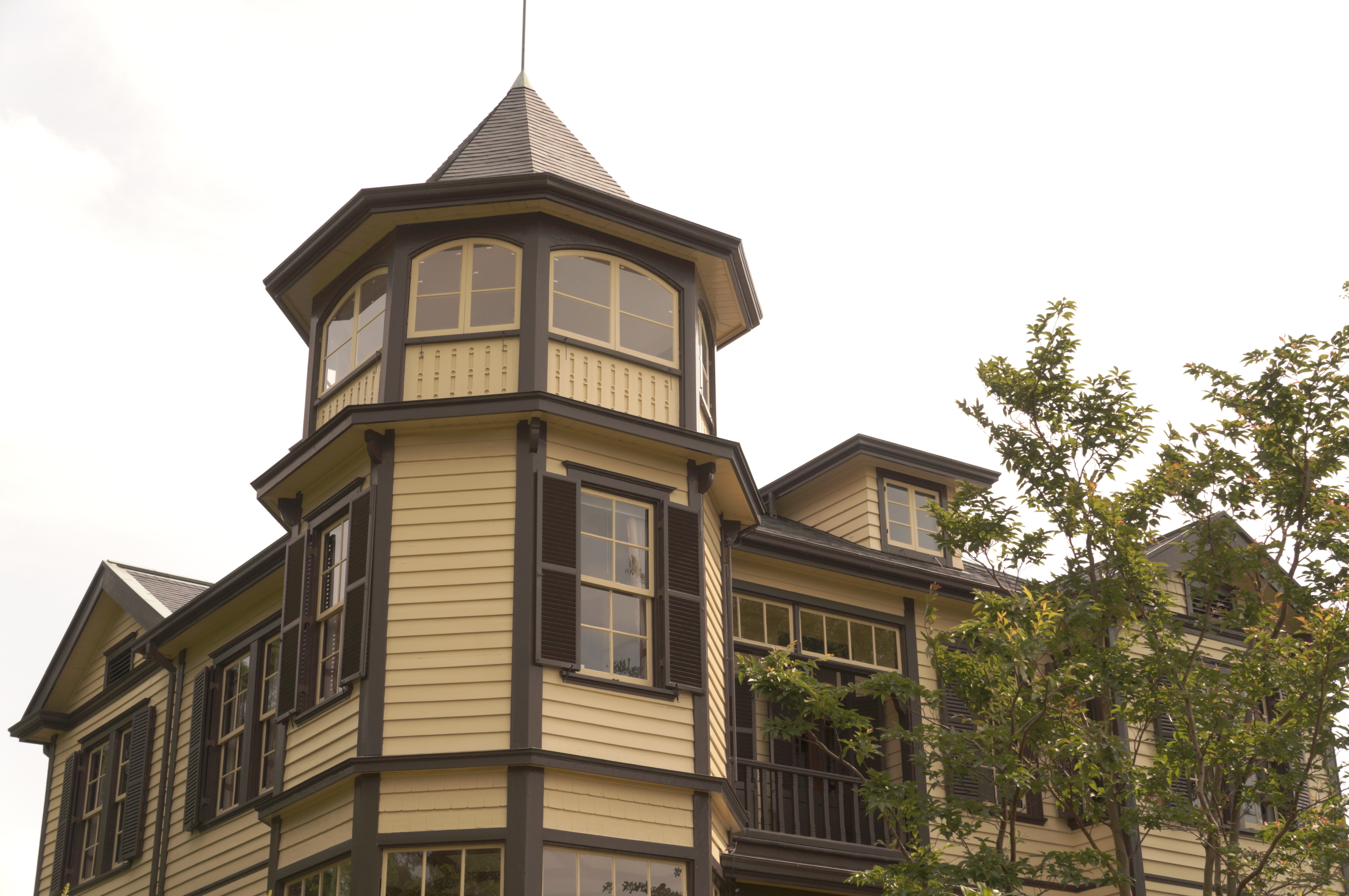 <b>レトロフォト / NEX-F3 / E 18-55mm F3.5-5.6 OSS / 約3.7MB / 4,912×3,264 / 1/500秒 / F8 / 0EV / ISO200 / WB：太陽光 / 35mm</b>