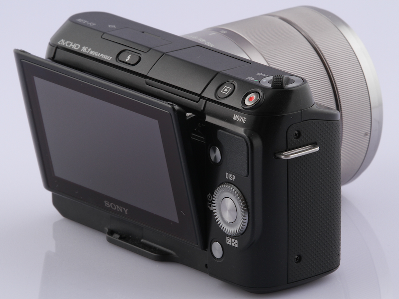 <b>下側へのチルトは13度までになった</b>