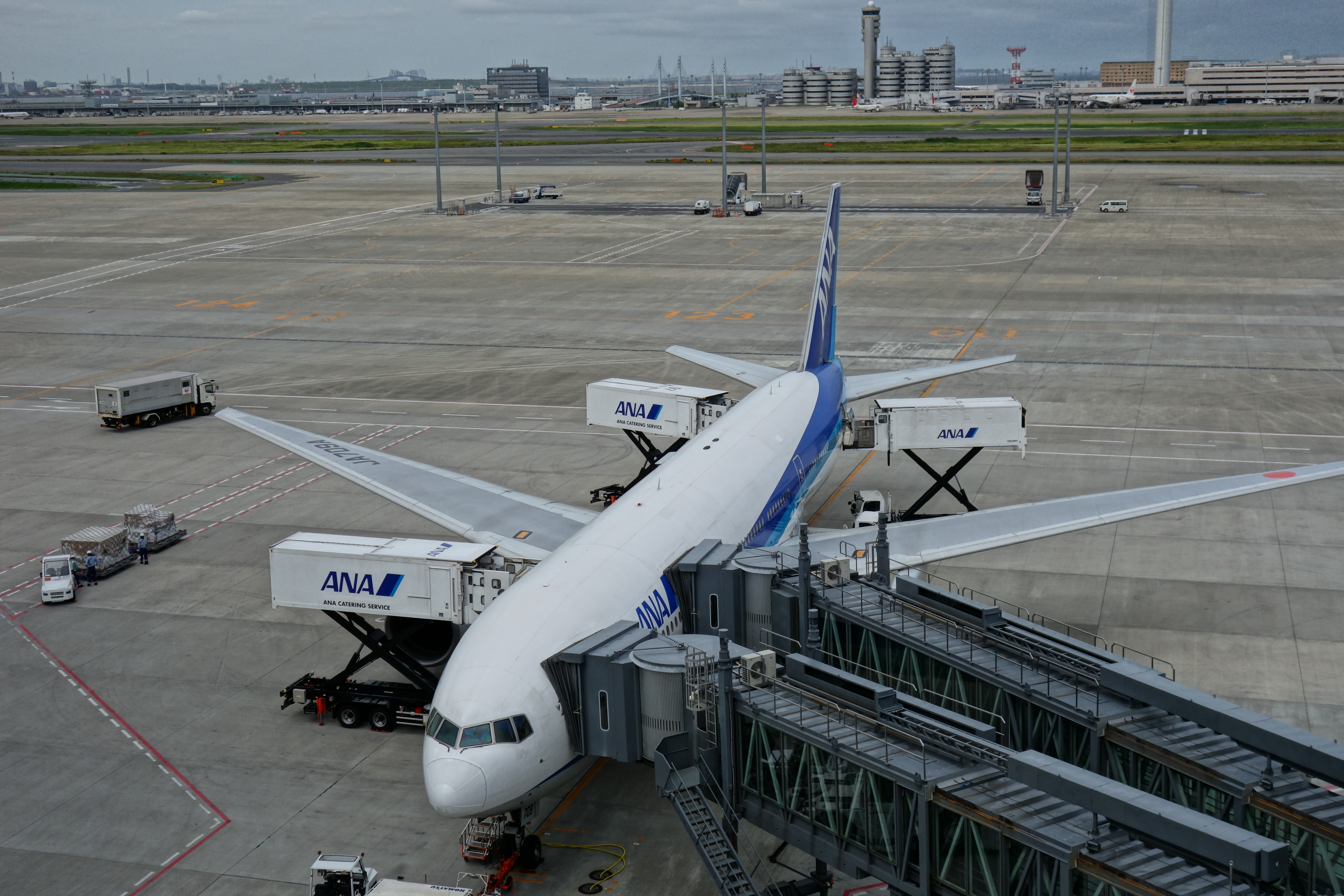 <b>ピクチャーエフェクト：絵画調HDR（弱） / DSC-RX100 / 約5.3MB / 5,472×3,648 / 1/1,250秒 / F5.6 / 0EV / ISO200 / 17.6mm</b>