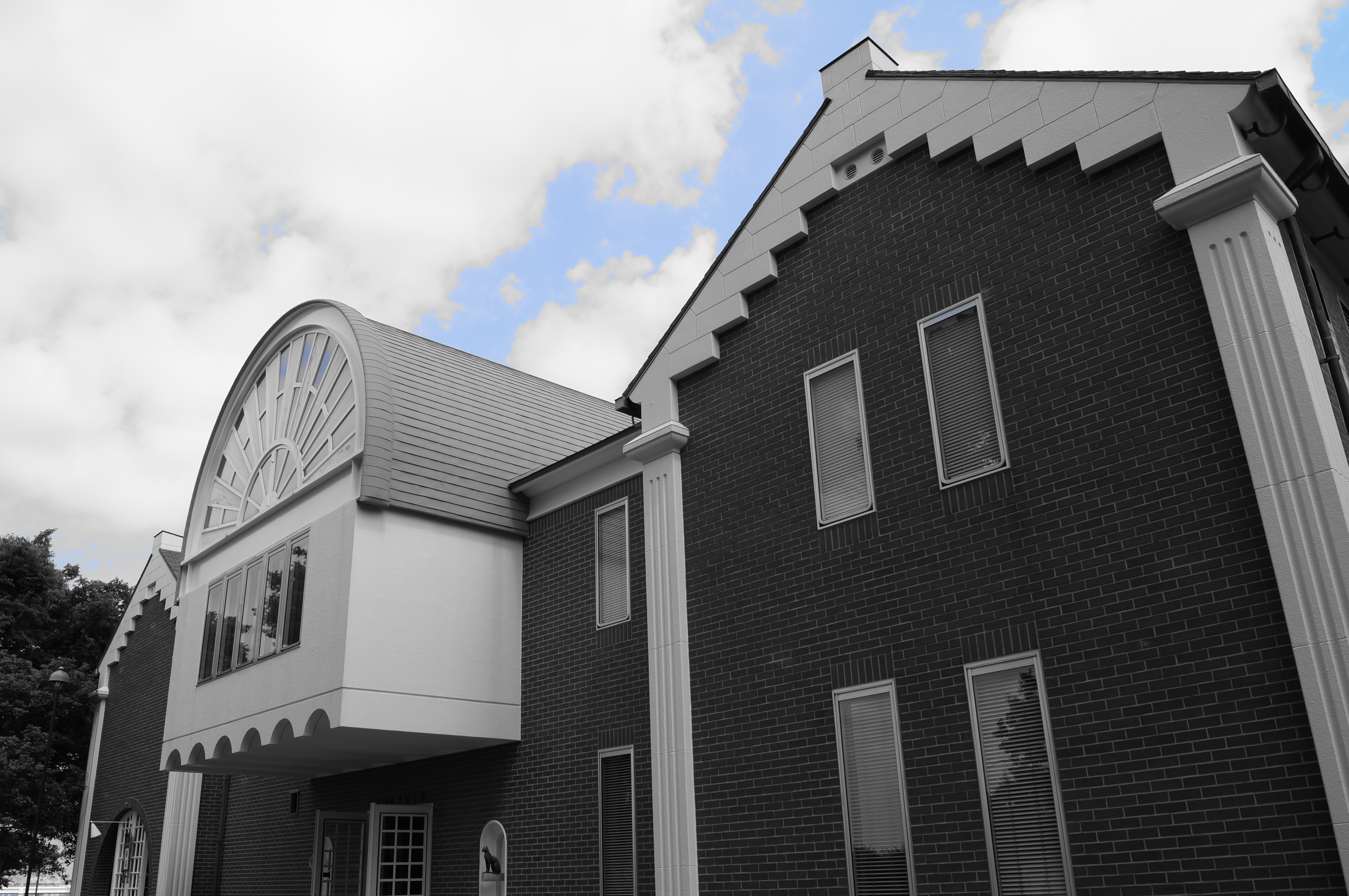 <b>ピクチャーエフェクト：パートカラー / α37 / DT 18-55mm F3.5-5.6 SAM / 約3.7MB / 4,912×3,264 / 1/250秒 / F8 / 0EV / ISO100 / 18mm</b>