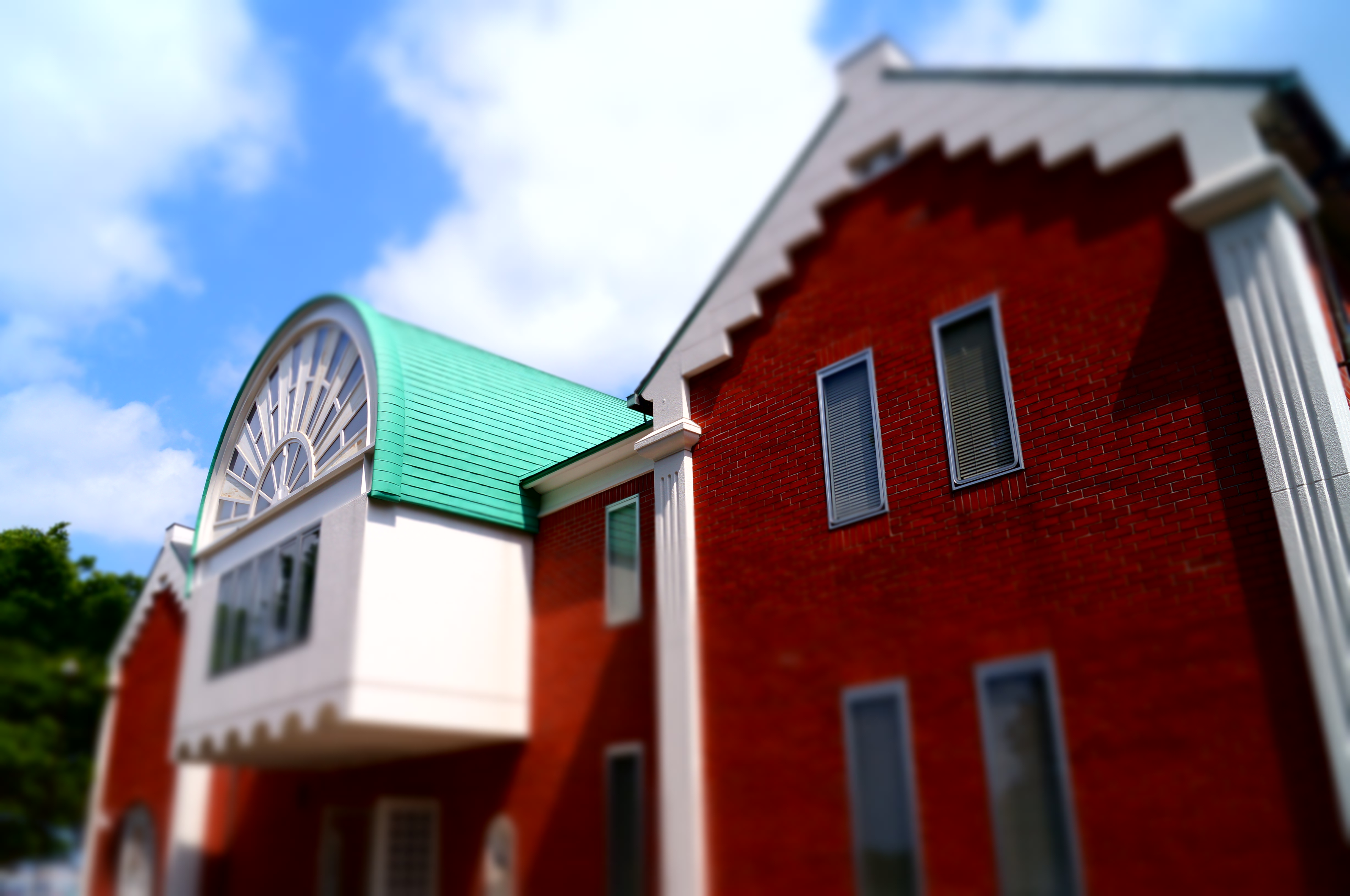 <b>ピクチャーエフェクト：ミニチュア / α37 / DT 18-55mm F3.5-5.6 SAM / 約2.3MB / 4,912×3,264 / 1/500秒 / F8 / 0EV / ISO100 / 18mm</b>