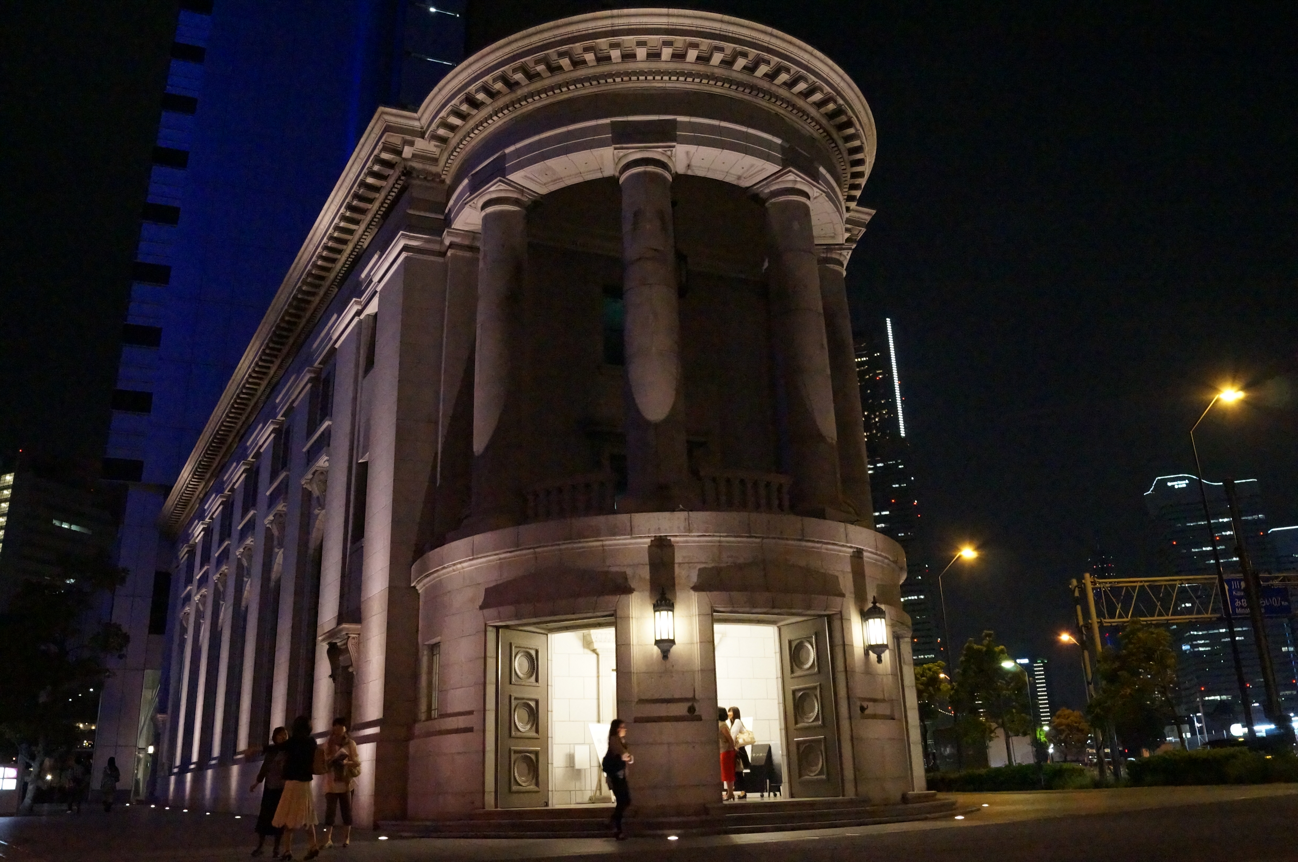 <b>ISO6400 / α37 / DT 18-55mm F3.5-5.6 SAM / 約5.5MB / 4,912×3,264 / 1/30秒 / F7 / 0EV / 18mm</b>