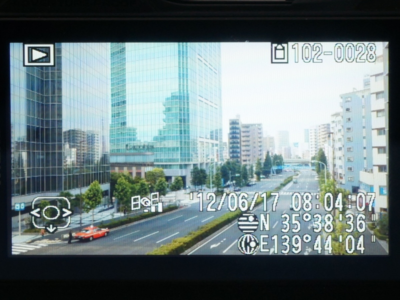 <b>再生時は緯度・経度情報を詳細画面で表示</b>