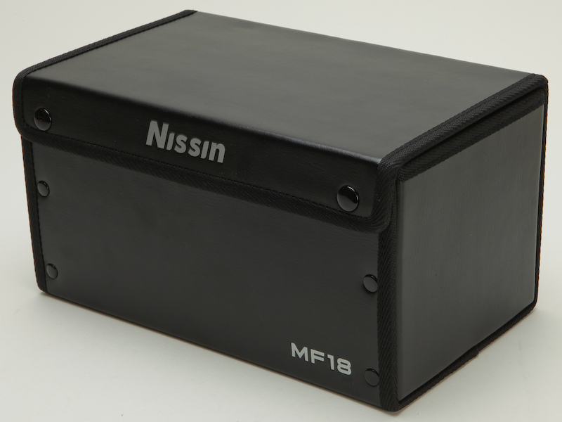 <b>一式を収納できるケースが付属する</b>