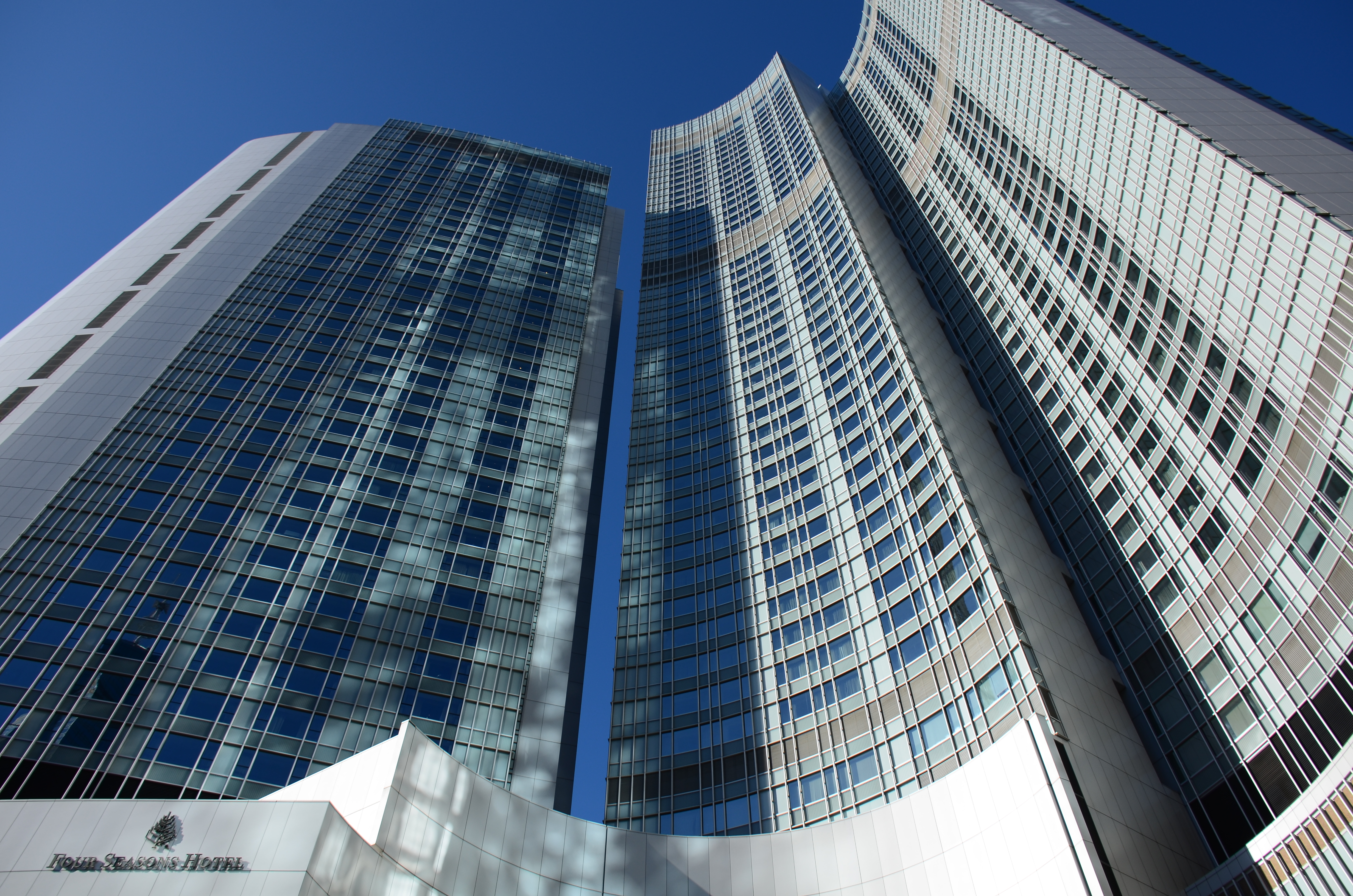 <b>D7000 / AF-S DX NIKKOR 18-300mm F3.5-5.6 G ED VR / 約9.0MB / 4,928×3,264 / 1/320秒 / F8 / -0.7EV / ISO100 / WB:晴天 / 18mm</b>