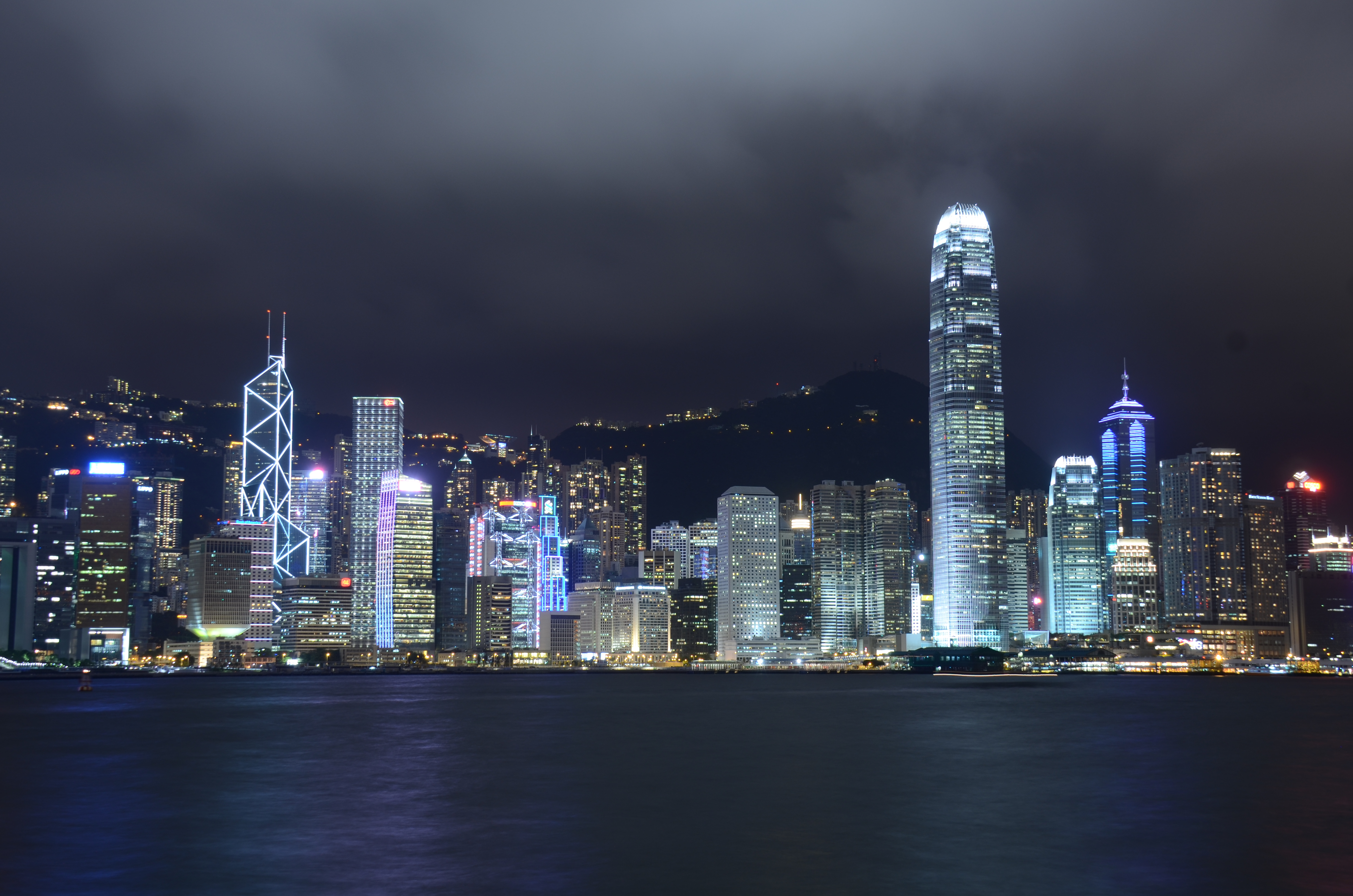 <b>D7000 / AF-S DX NIKKOR 18-300mm F3.5-5.6 G ED VR / 約6.2MB / 4,928×3,264 / 8秒 / F8 / +0.3EV / ISO100 / WB:電球 / 34mm</b>