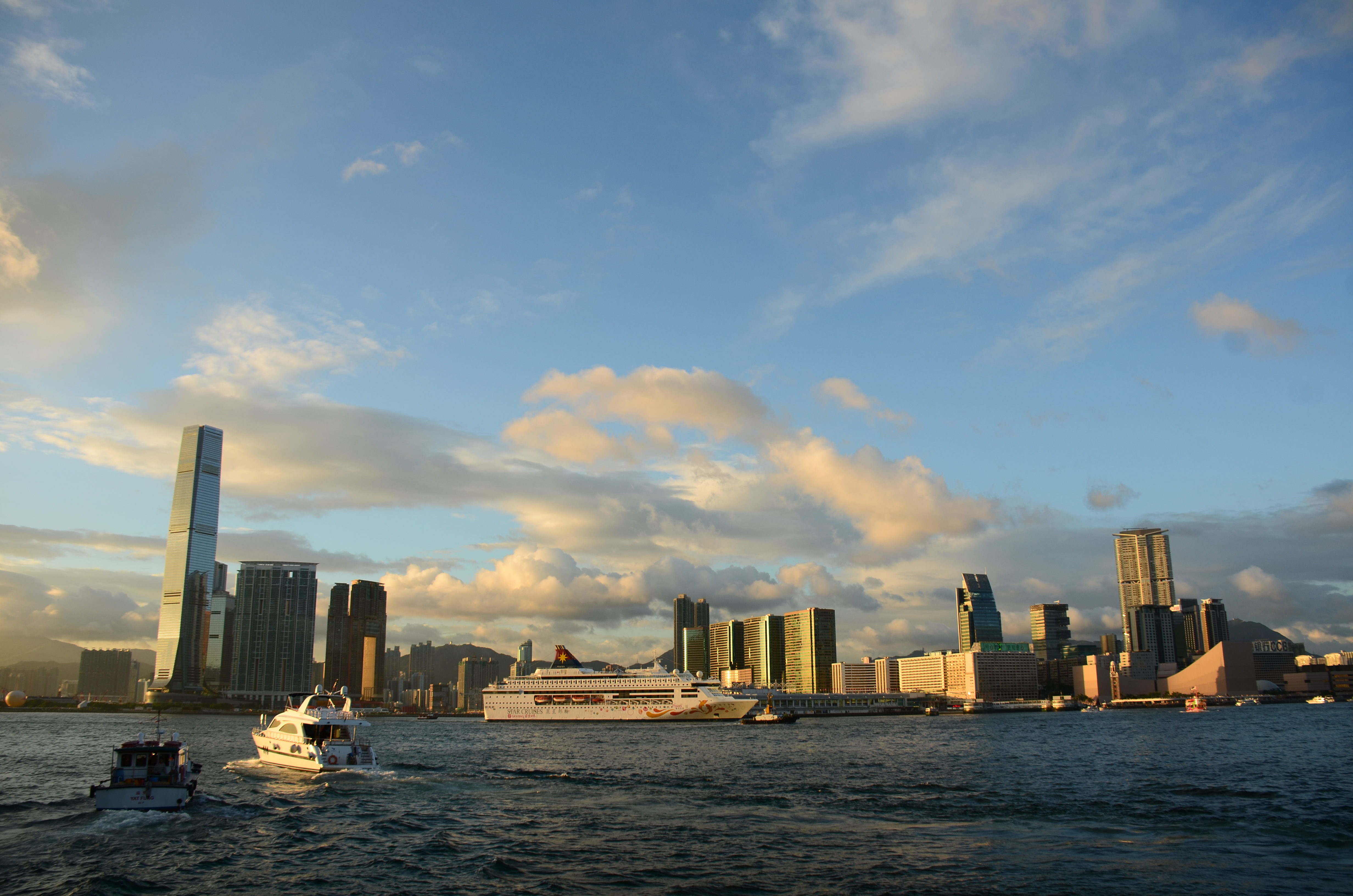 <b>D7000 / AF-S DX NIKKOR 18-300mm F3.5-5.6 G ED VR / 約5.7MB / 4,928×3,264 / 1/160秒 / F6.3 / -0.7EV / ISO100 / WB:曇天 / 18mm</b>