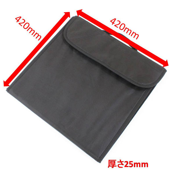 <b>折り畳んで約25mmの厚さに収納できる</b>