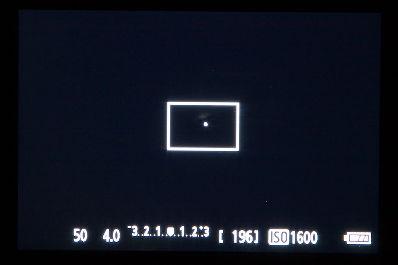 <b>大きな点光源や強い点光源を見つけたら、拡大してピントを合わせる</b>