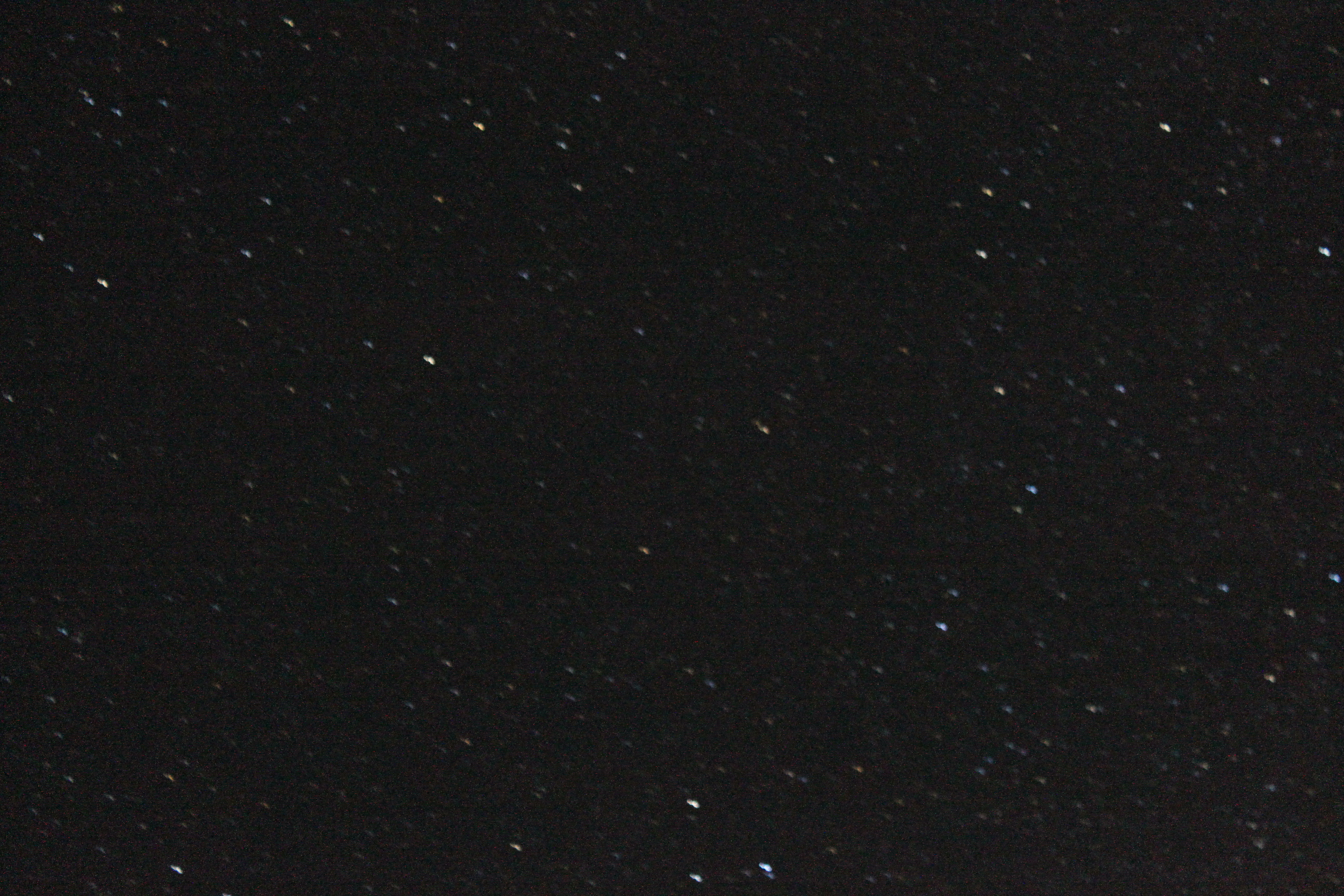 <b>露光時間を同じにしたまま、焦点距離を変えて撮影。55mm</b>