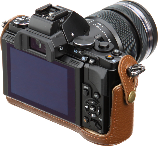<b>OLYMPUS OM-D E-M5用（ブラウンの装着例、以下同）</b>