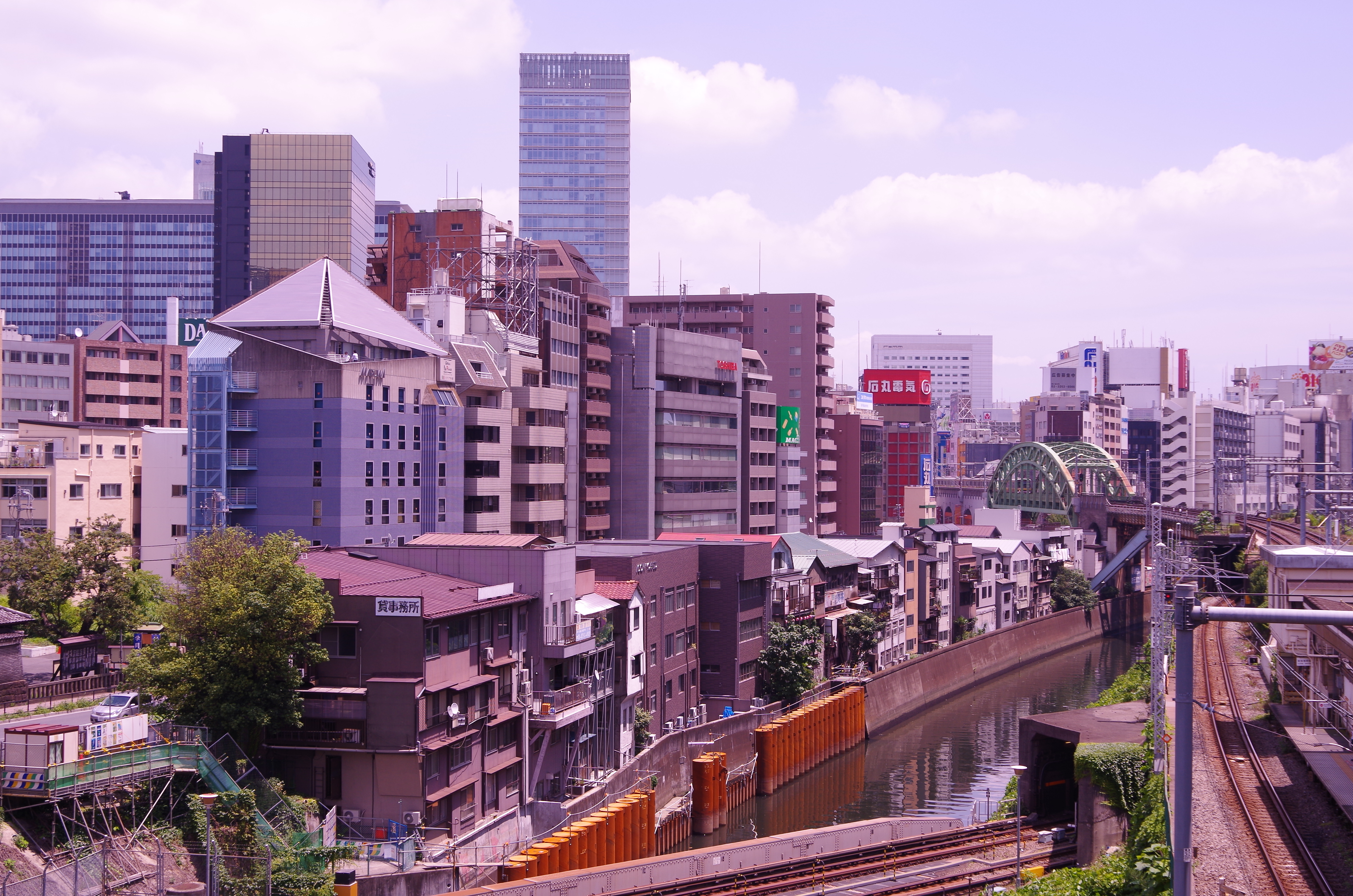 <b>デジタルフィルター：カラー / K-30 / DA 18-135mm F3.5-5.6 ED AL（IF）DC WR / 約6.9MB / 4,928×3,264 / 1/200秒 / F8 / 0EV / ISO100 / 31mm</b>