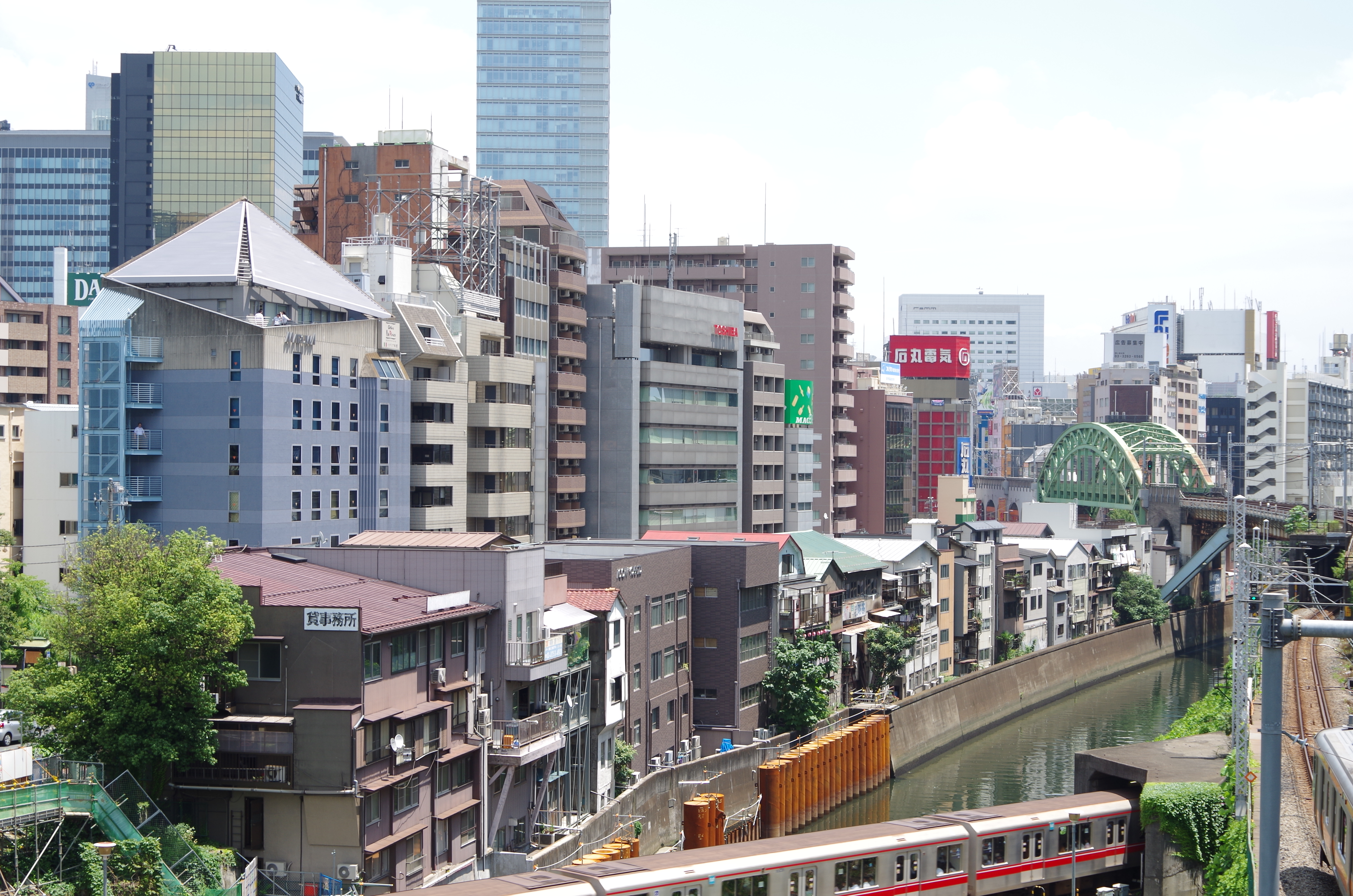 <b>カスタムイメージ：人物 / K-30 / DA 18-135mm F3.5-5.6 ED AL（IF）DC WR / 約6.6MB / 4,928×3,264 / 1/100秒 / F8 / +0.3EV / ISO100 / 36mm</b>