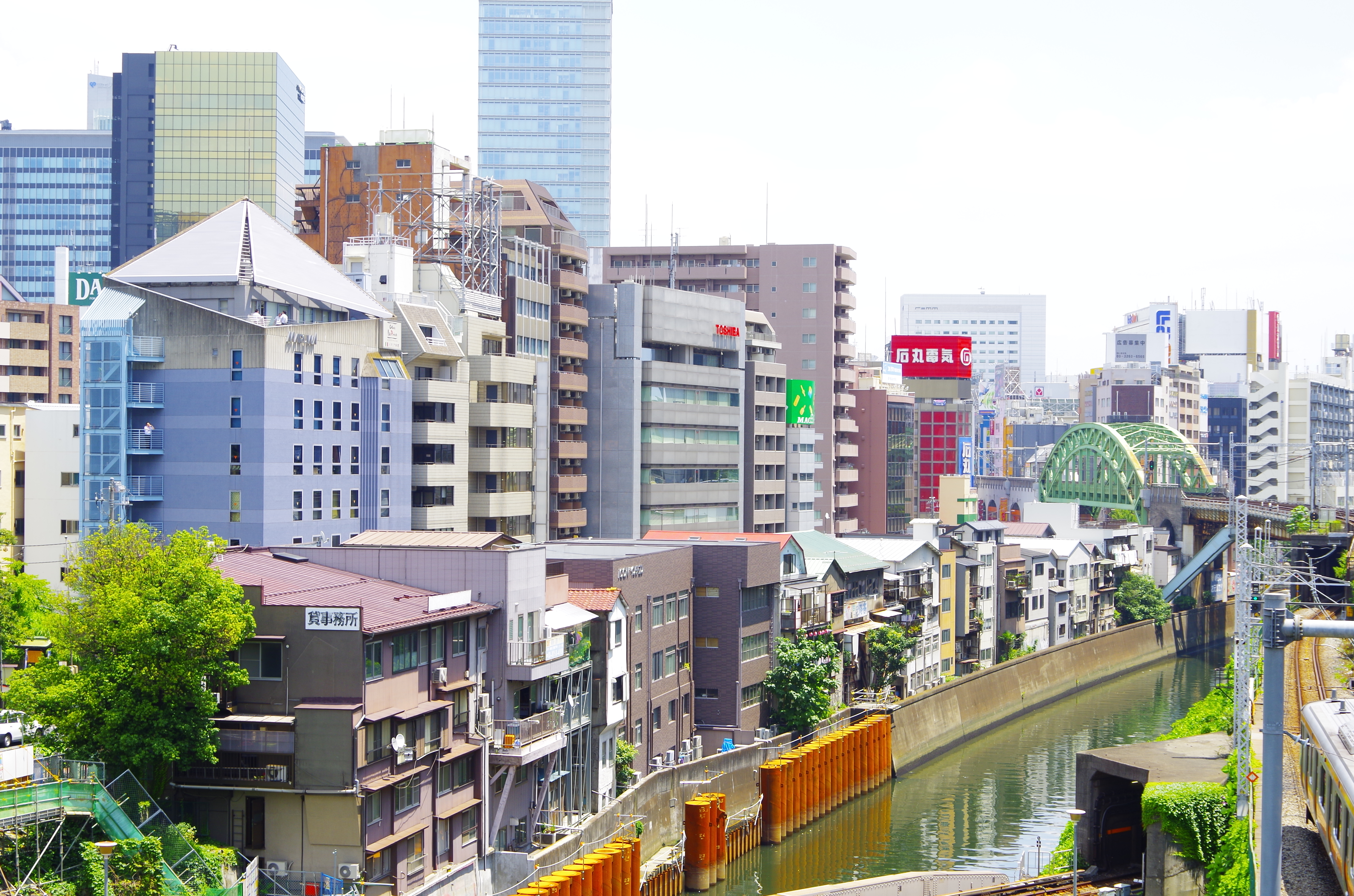 <b>カスタムイメージ：ポップチューン / K-30 / DA 18-135mm F3.5-5.6 ED AL（IF）DC WR / 約6.7MB / 4,928×3,264 / 1/100秒 / F8 / +0.3EV / ISO100 / 36mm</b>