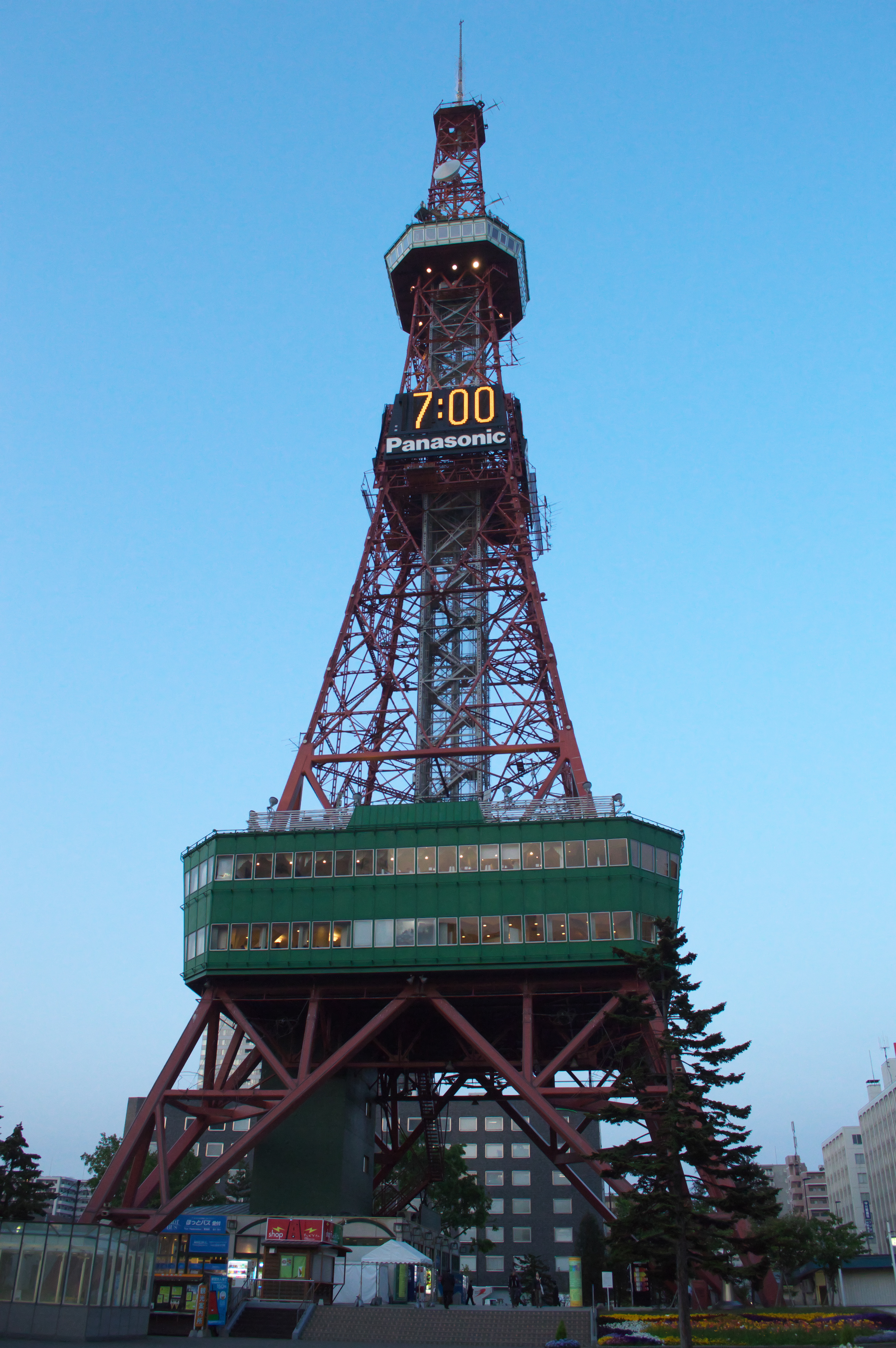 <b>無調整で現像した画像。ISO3200。「偽色抑制」は「55」、「ノイズ除去」は「55」</b>