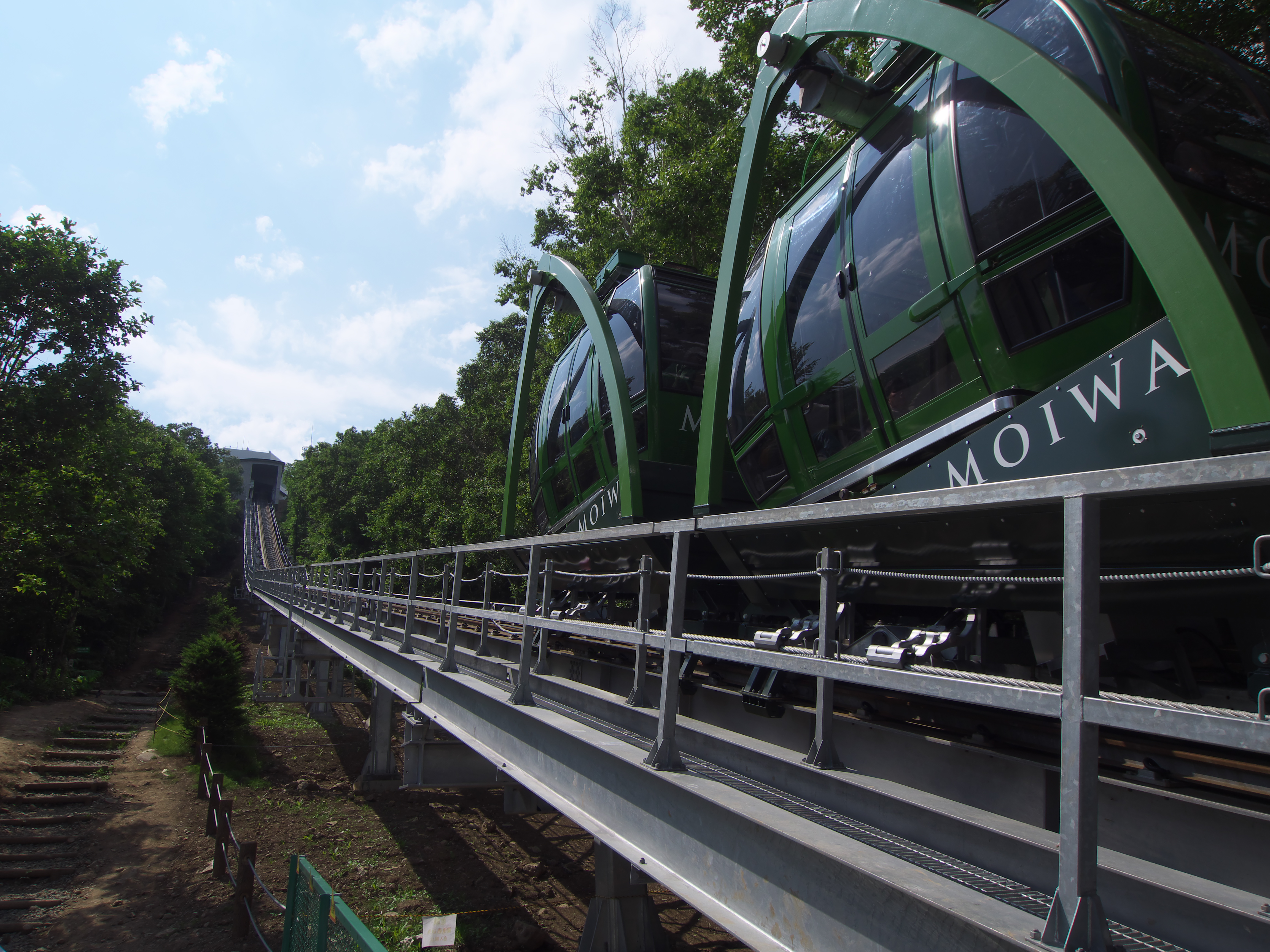 <b>まずは、気付かないうちにホワイトバランスが「水中」に変わっていたのを修正。空の青色がニュートラルになった。</b>