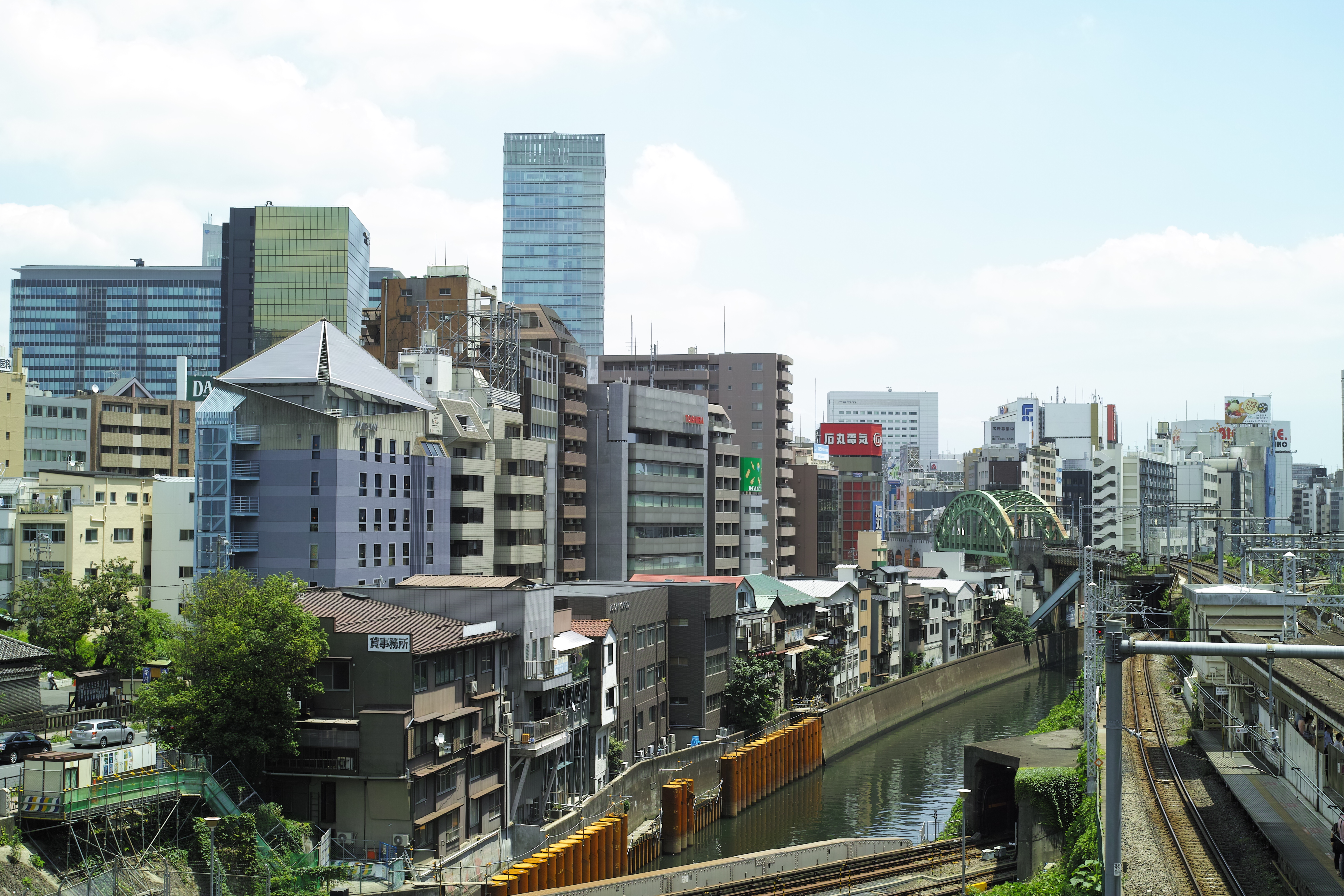 <b>DP2 Merrill / JPEG / カラーモード：ポートレート / 約7.5MB / 4,704×3,136 / 1/200秒 / F8 / +0.3EV / ISO100 / WB:オート</b>