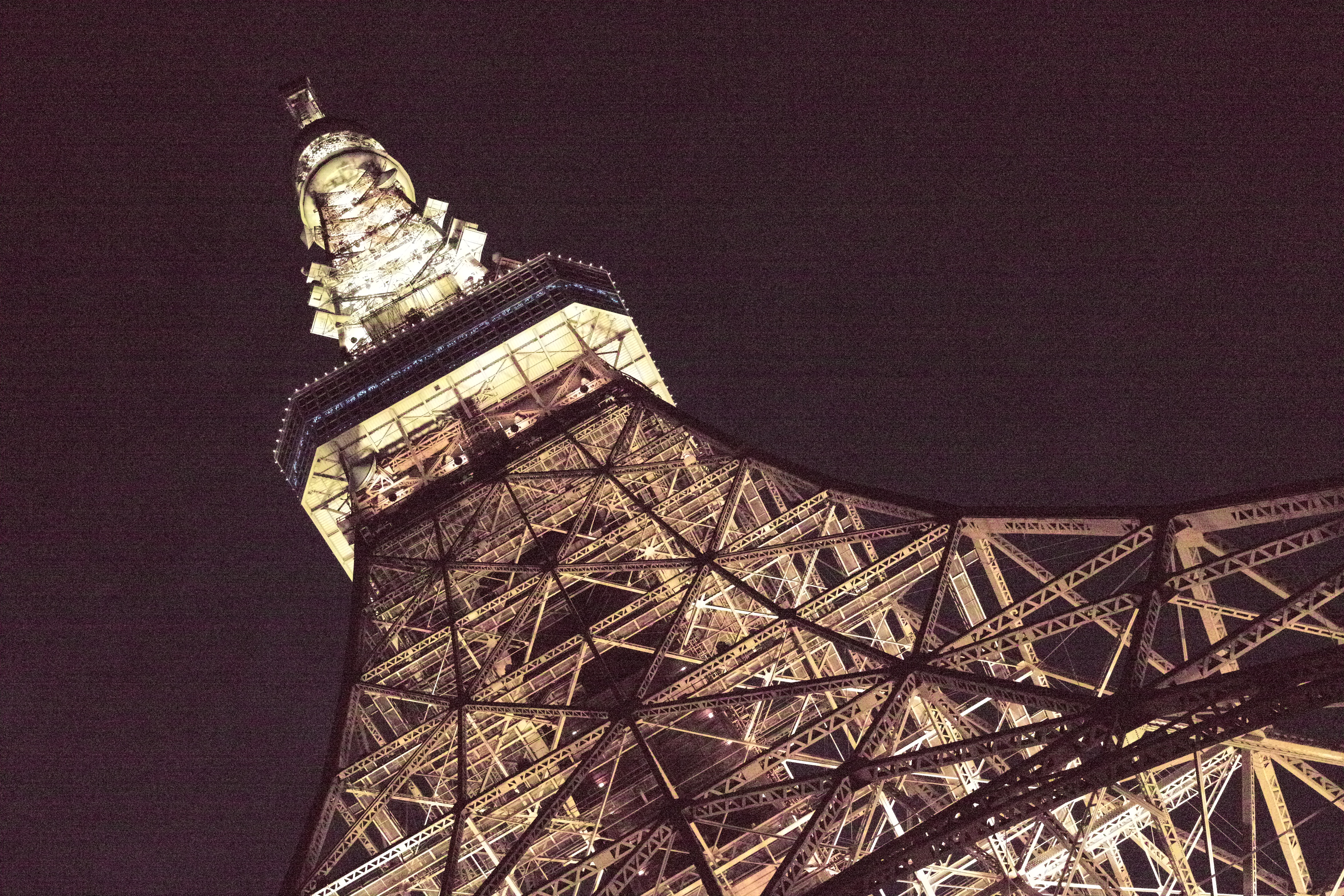 <b>DP2 Merrill / JPEG / 約8.0MB / 4,704×3,136 / 1/80秒 / F8 / 0.0EV / ISO6400 / WB:オート</b>