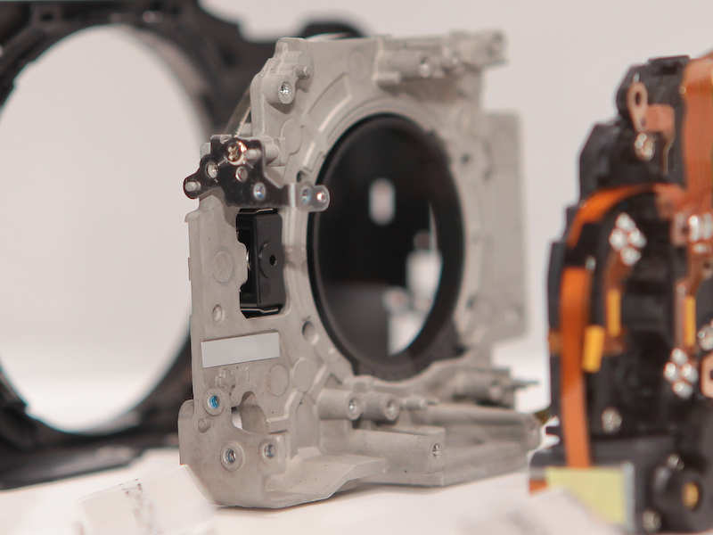 <b>シャーシの裏側</b>