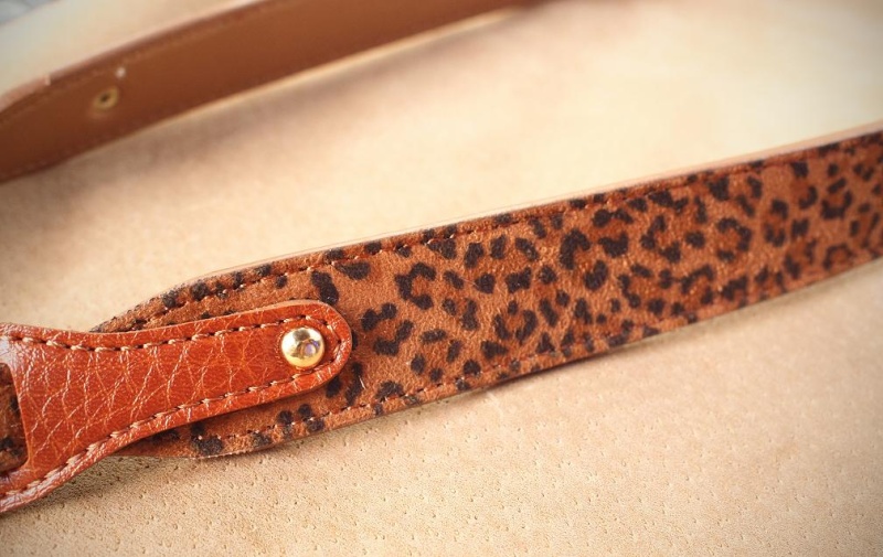 <b>チーター/ネックストラップ</b>