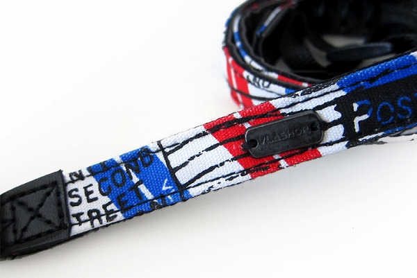 <b>エアメール（左は通常タイプ、右はスリムタイプ。以下同）</b>