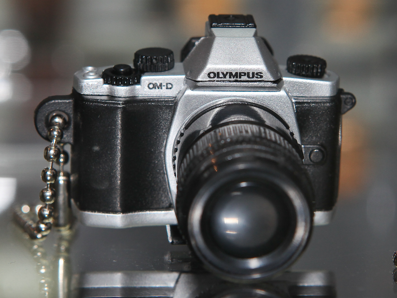 <b>E-M5（シルバー）+ M.ZUIKO DIGITAL ED 12-50mm F3.5-6.3 EZ（ブラック）</b>