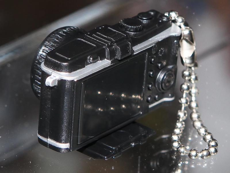 <b>背面のボタン類も再現している</b>