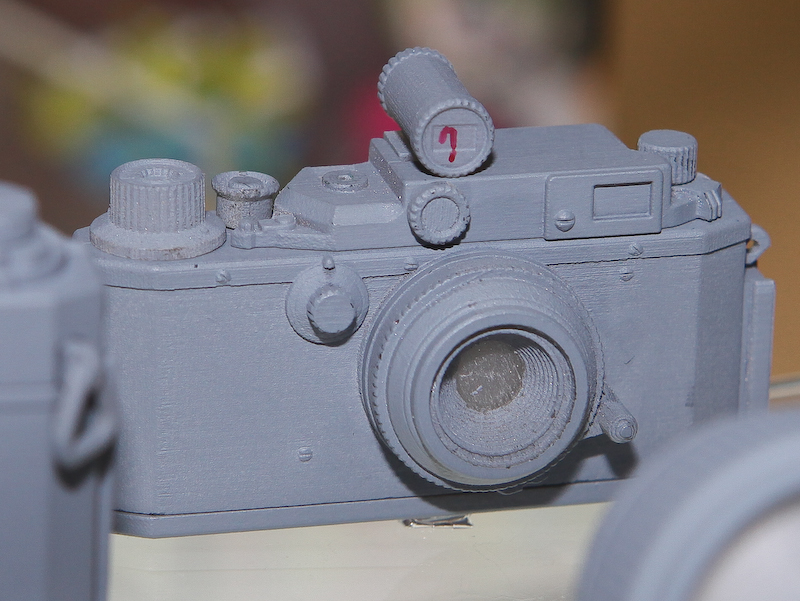 <b>こちらはレンジファインダーカメラの「ハンザキヤノン」とみられる</b>