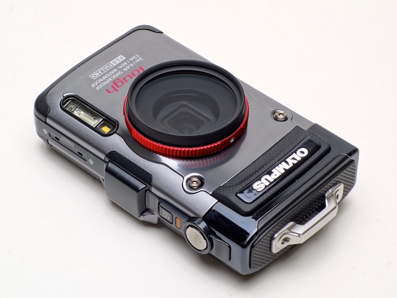 <b>コンバーターアダプターには40.5mmのレンズフィルターを装着できる。写真はND2フィルターを装着したところ</b>