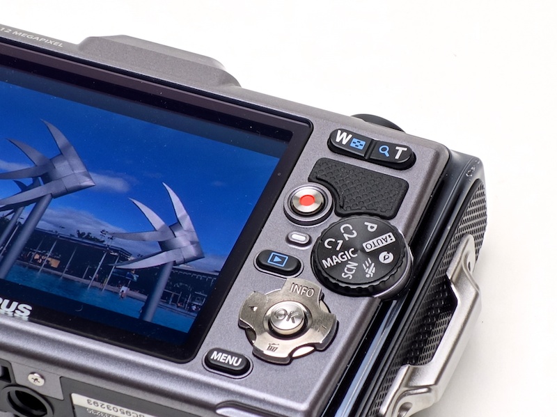 <b>モードダイヤルにカスタムモードのC1とC2を装備。</b>