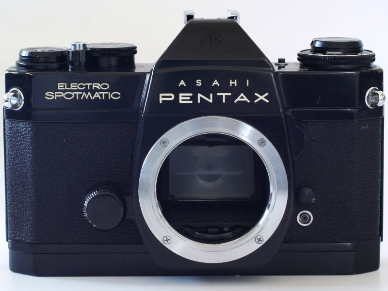 <b>ペンタックスESのM42マウントは、「追いかけ方式」で絞り値を伝達している。</b>