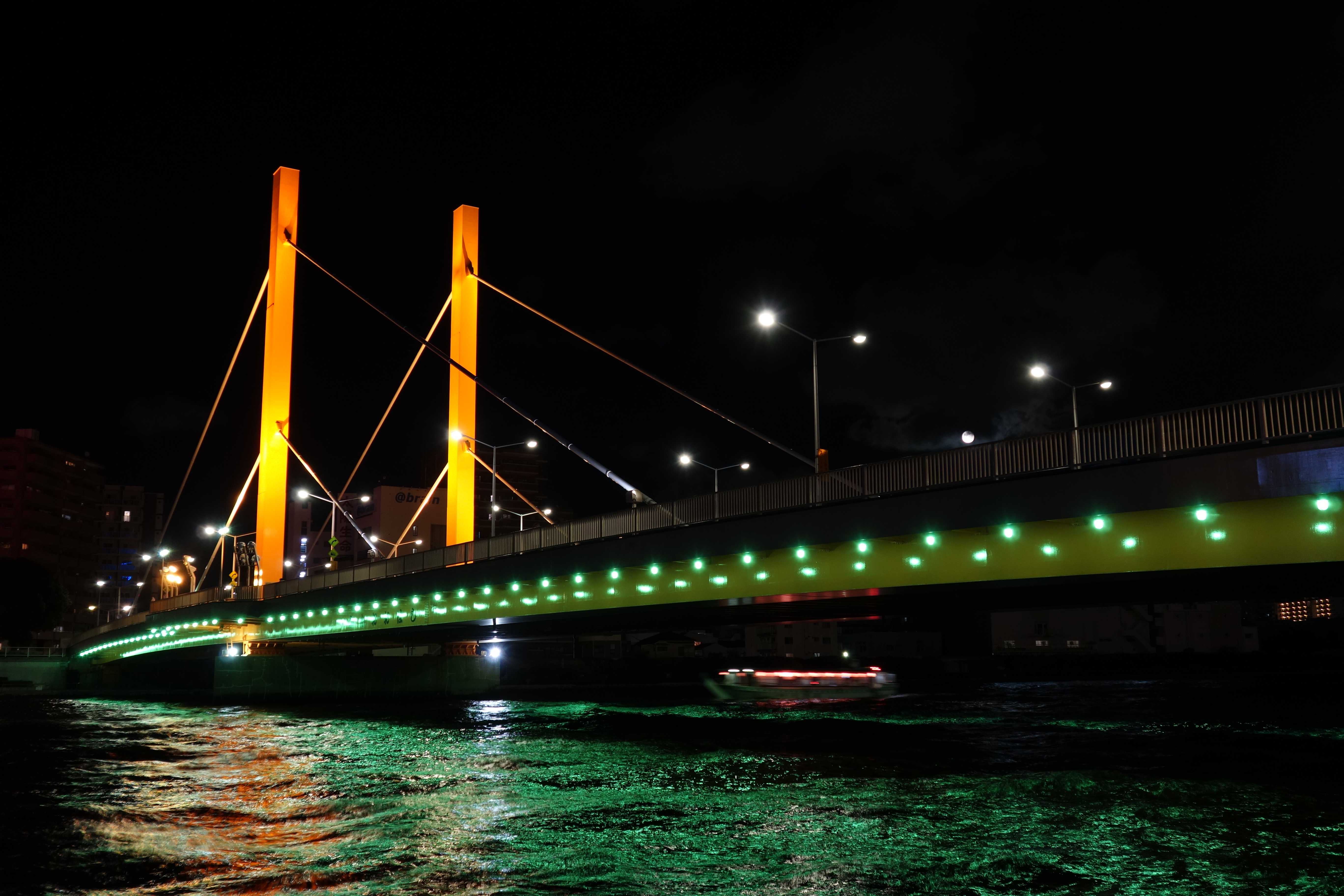 <b>DSC-RX100 / 約4.5MB / 5,472×3,648 / 1/5秒 / F4 / -1.0EV / ISO200 / WB:オート / 13mm</b>