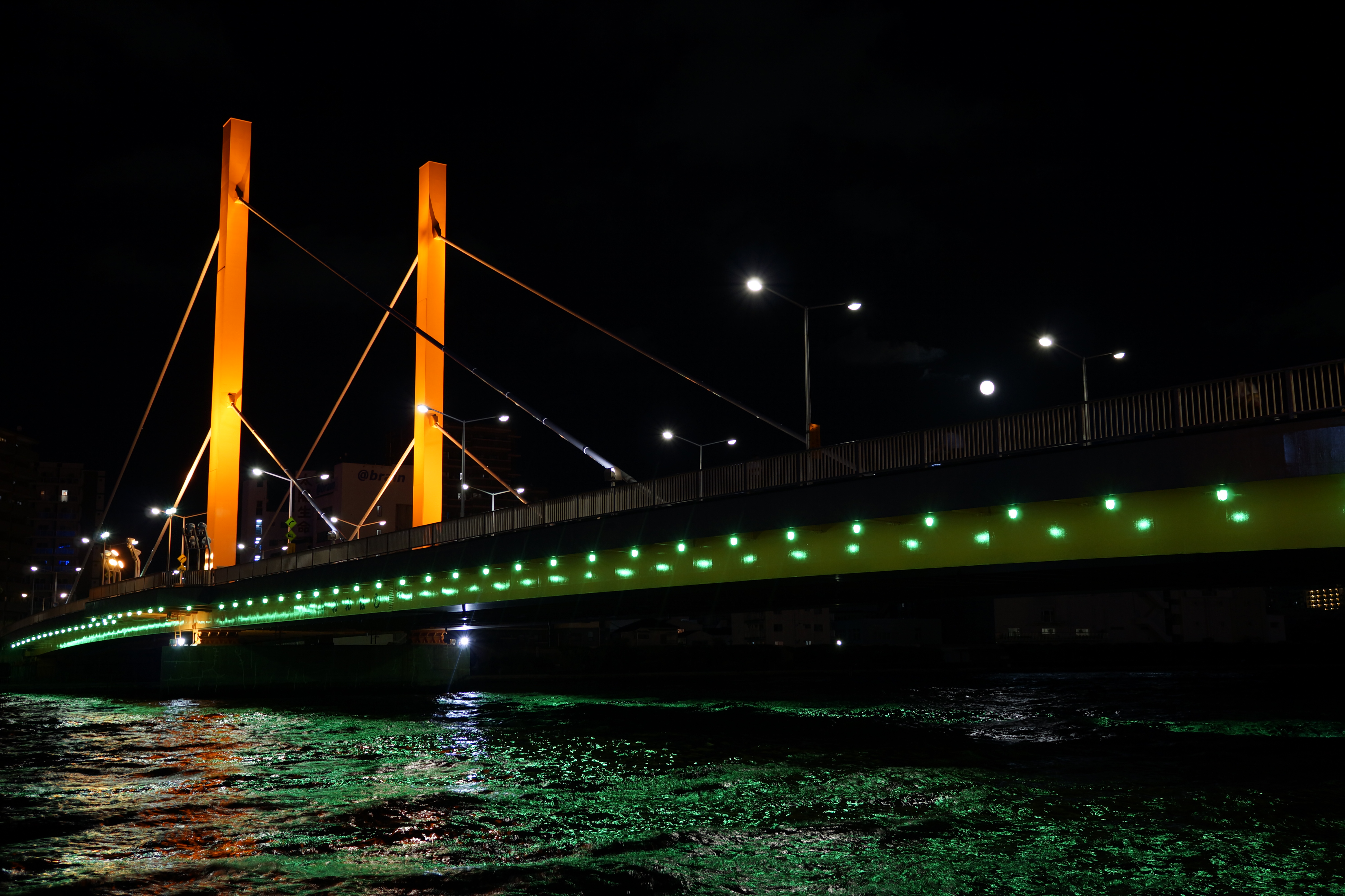 <b>NEX-7 / Sonnar T* E 24mm F1.8 ZA / 約5.1MB / 6,000×4,000 / 1/8秒 / F4 / -1.0EV / ISO200 / WB:オート / 24mm</b>