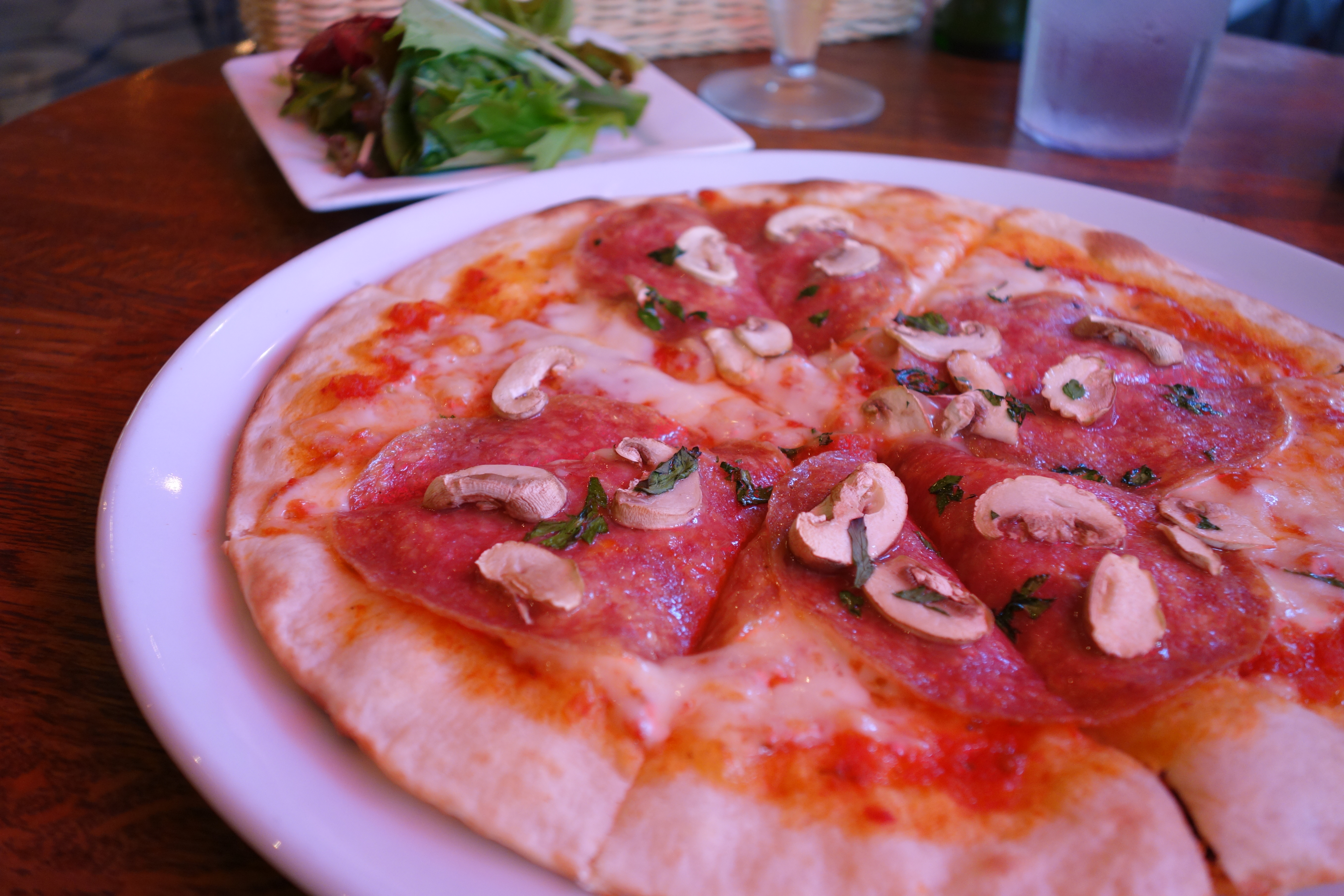 <b>DSC-RX100 / 約5.5MB / 5,472×3,648 / 1/40秒 / F2.8 / +0.7EV / ISO250 / WB:オート / 13mm</b>