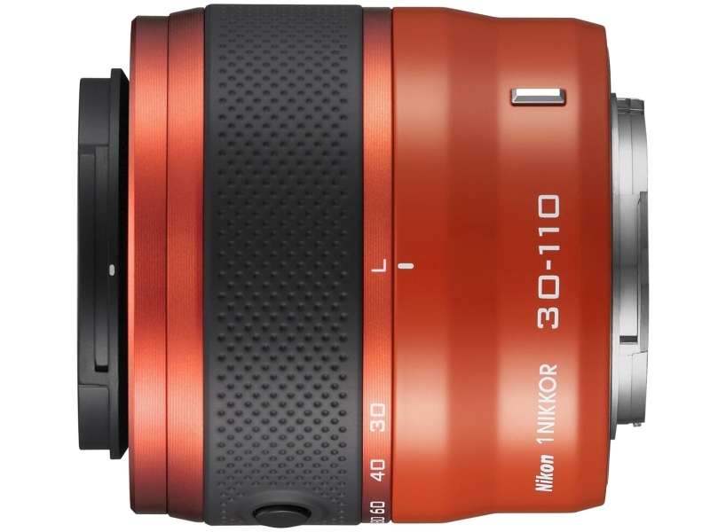 <b>ダブルズームキットに含まれる1 NIKKOR VR 30-110mm F3.8-5.6</b>