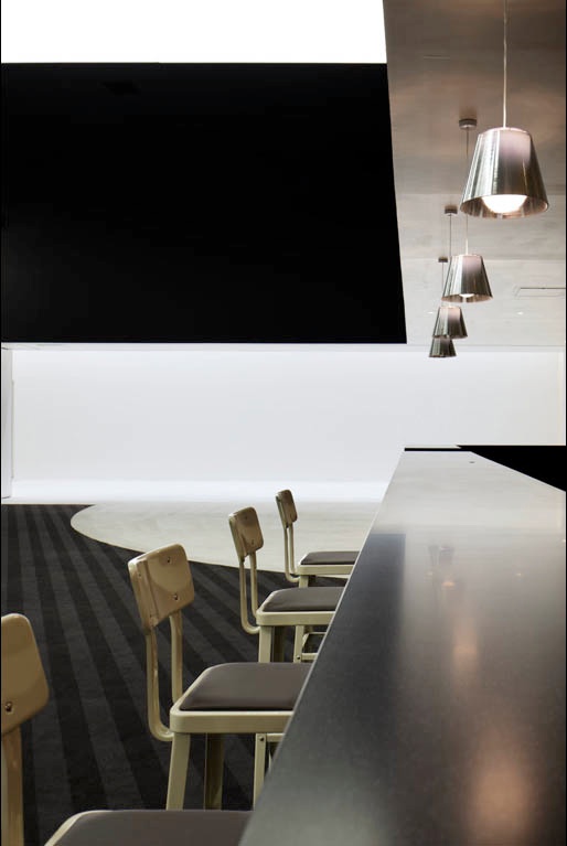 <b>(c) Atsushi Nakamichi</b>