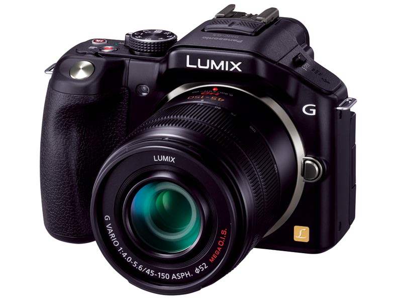 <b>LUMIX G VARIO 45-150mm F4-5.6 ASPH. MEGA O.I.S.を装着</b>
