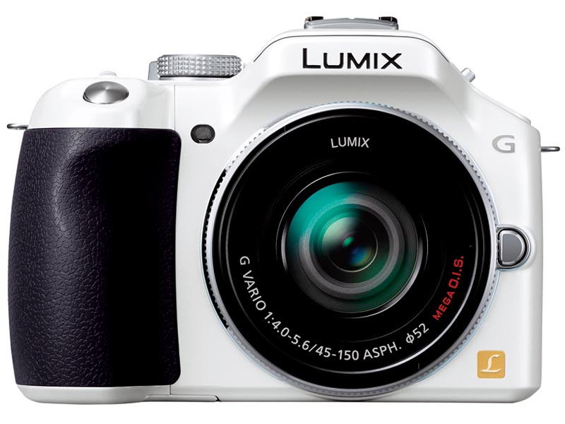 <b>LUMIX G X VARIO PZ 14-42mm F3.5-5.6 ASPH. POWER O.I.S.を装着</b>