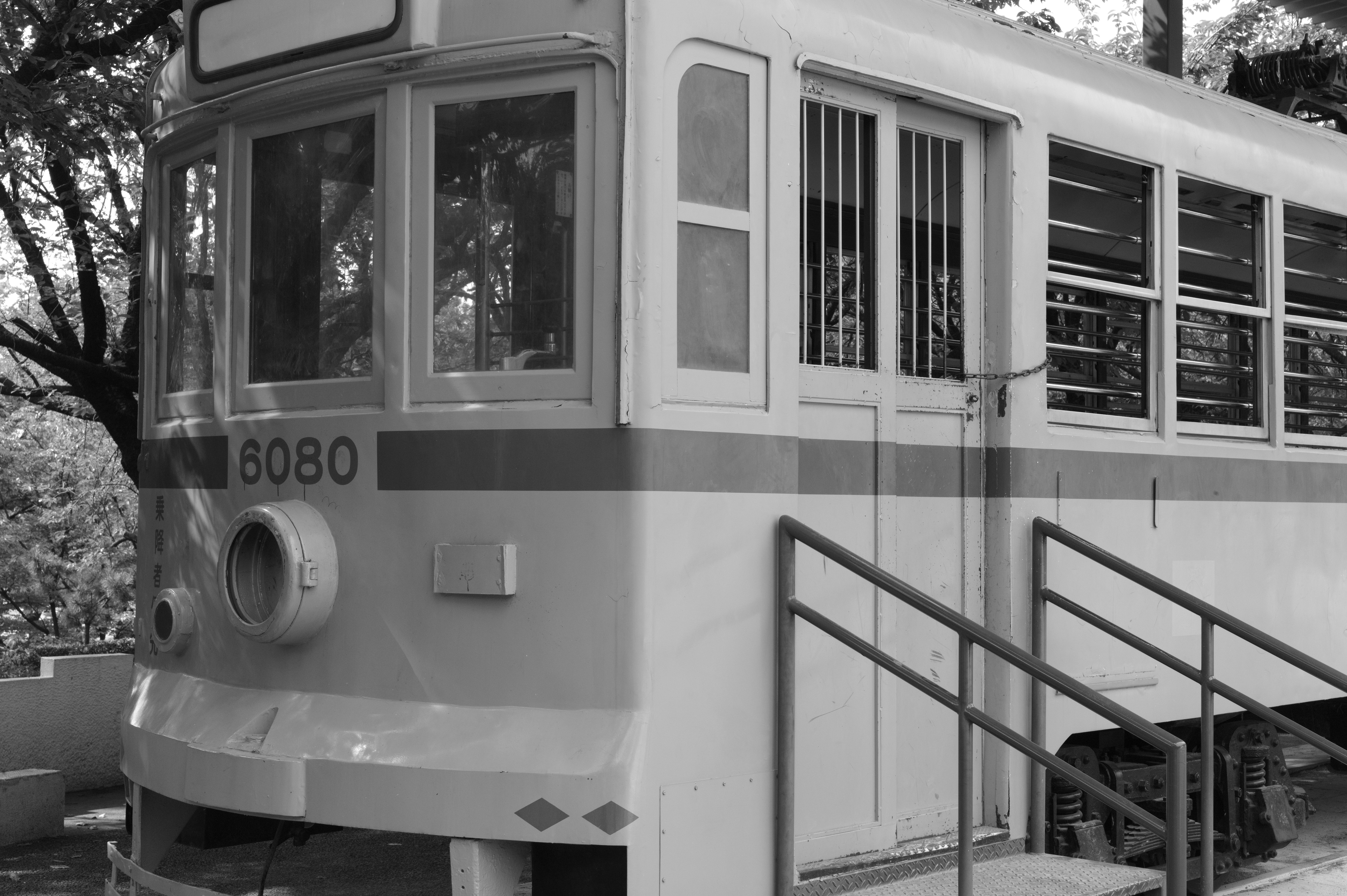 <b>ISO1600 / M Monochrom / APO-SUMMICRON-M f2/50mm ASPH. / 約8.2MB / 5,216×3,472 / 1/360秒 / F11 / +0.7EV</b>