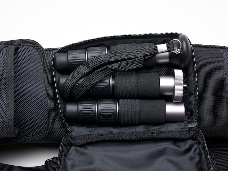 <b>ポケットに付属品が収納できる</b>