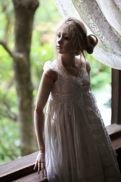 <b>球体関節人形　(c) 山岸伸</b>