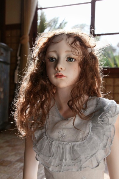 <b>球体関節人形　(c) 山岸伸</b>