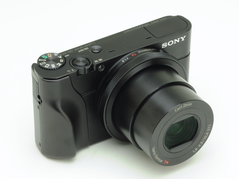 <b>「リチャードフラニエックSONY DSC-RX100カスタムグリップ」を装着した状態</b>