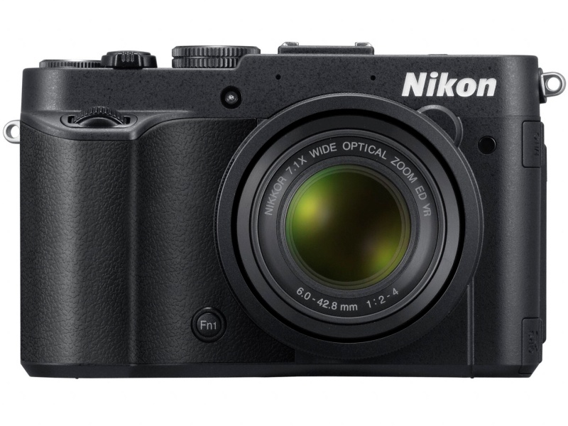 <b>COOLPIX P7700</b>