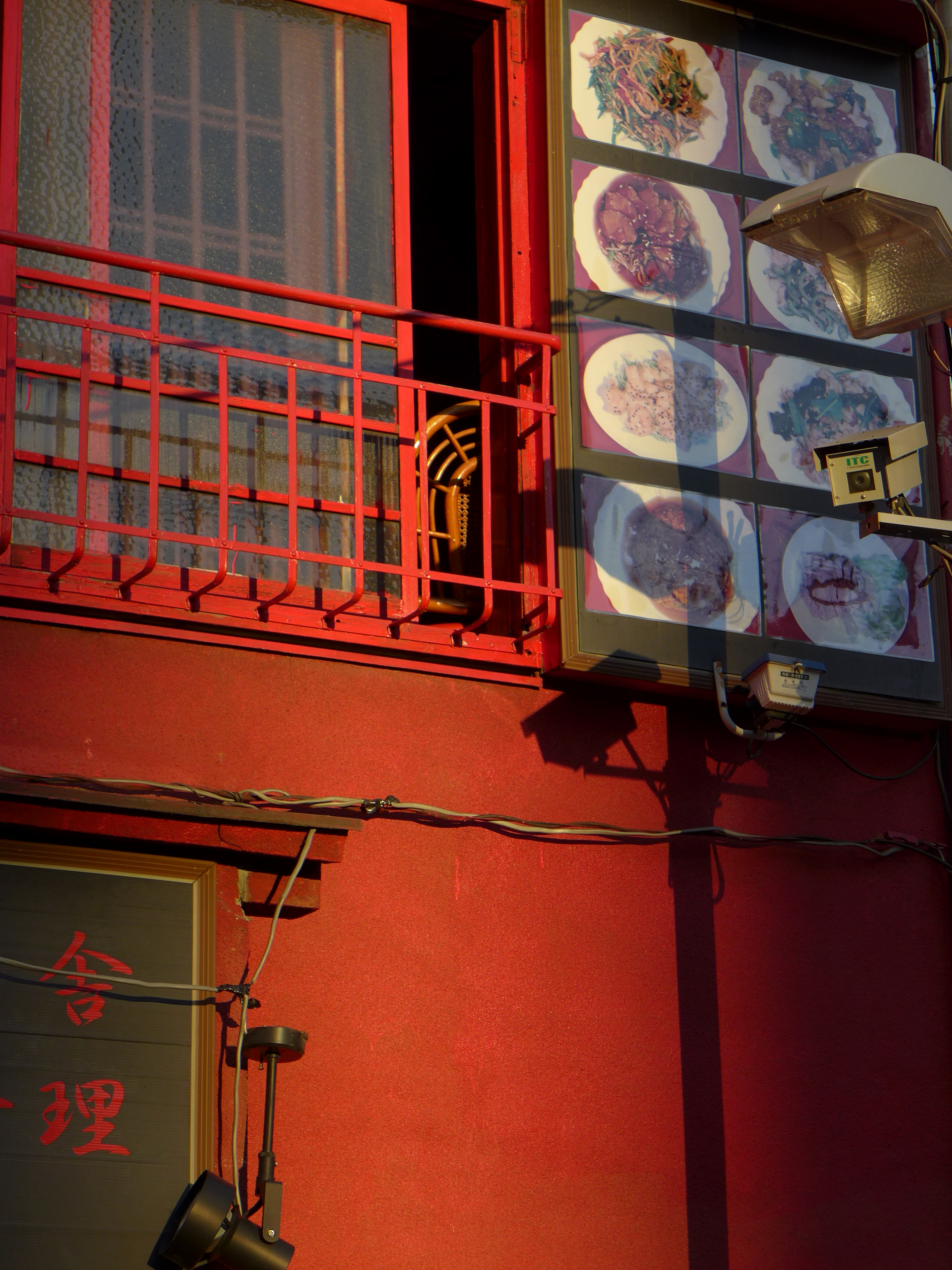 <b>DMC-LX7 / 約4.3MB / 2,736×3,648 / 1/400秒 / F2.8 / -0.3EV / ISO80 / WB:オート / 17.7mm</b>