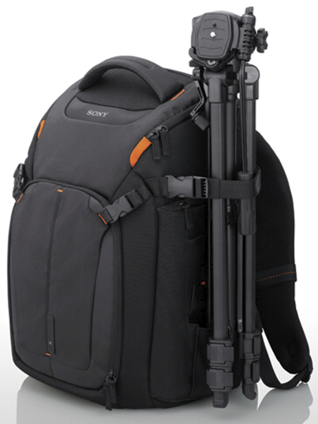 <b>三脚も装着可能</b>