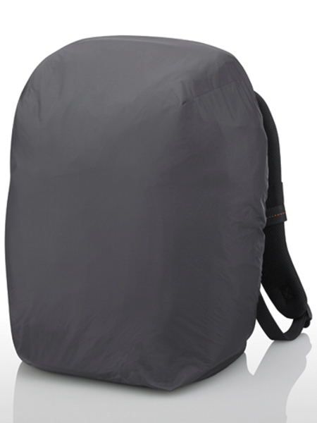 <b>レインカバーも備える</b>