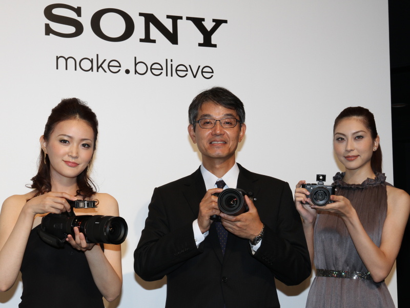 <b>中央はソニー株式会社 業務執行役員SVP デジタルイメージング事業本部 本部長の石塚茂樹氏</b>